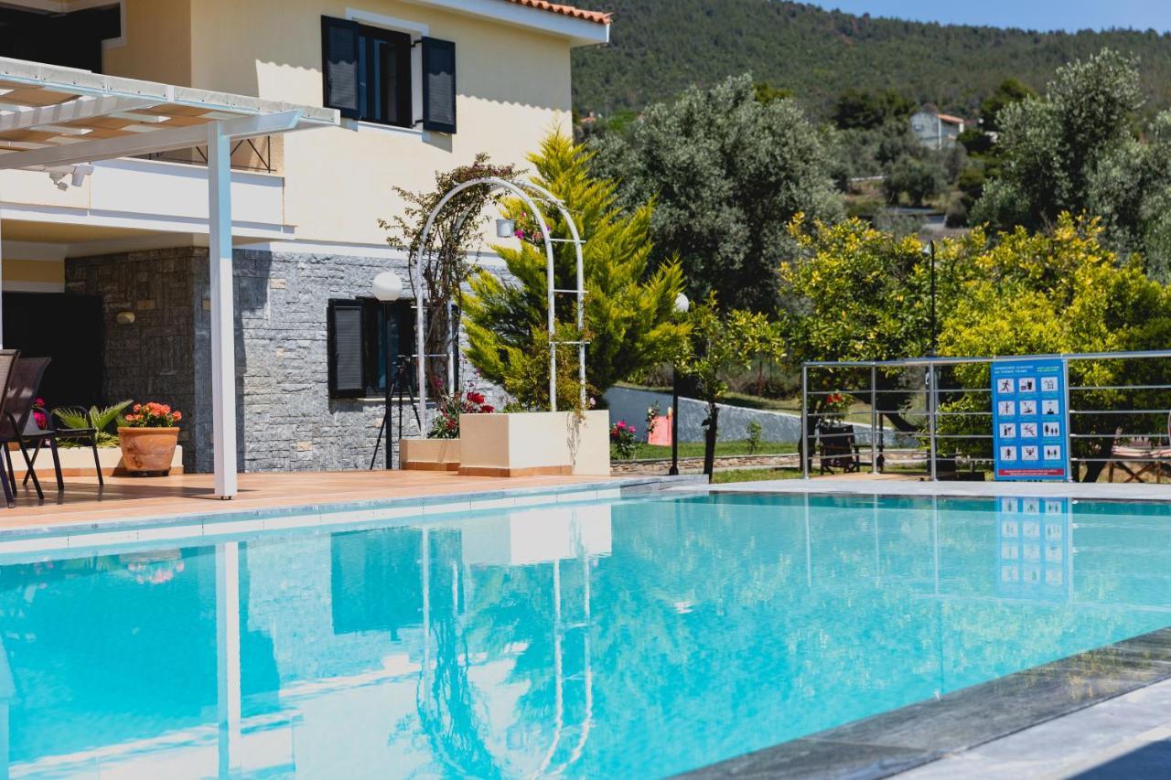 Kouvelia Country Home Luxury Villa Rental Nerotrivia Luaran gambar
