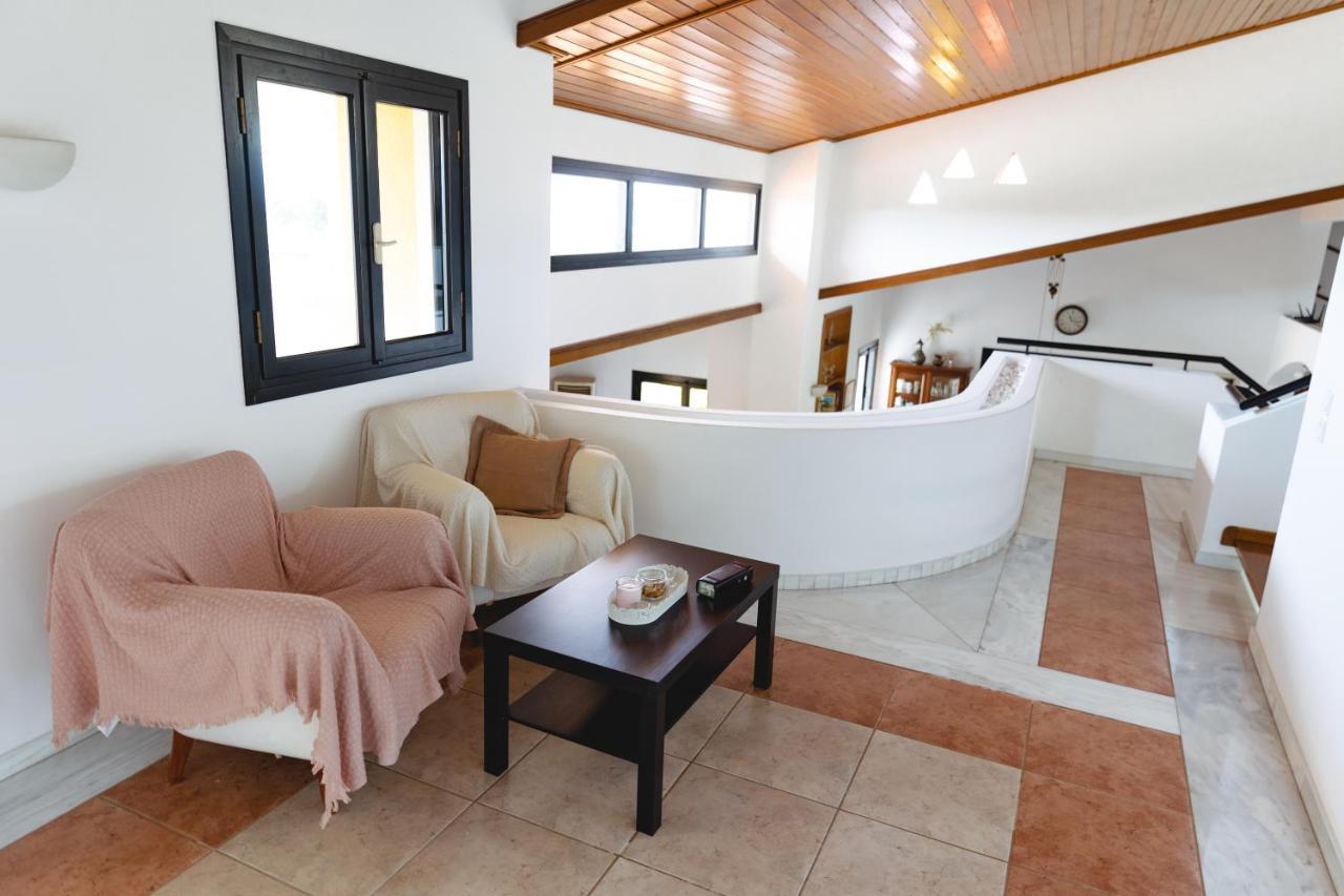 Kouvelia Country Home Luxury Villa Rental Nerotrivia Luaran gambar