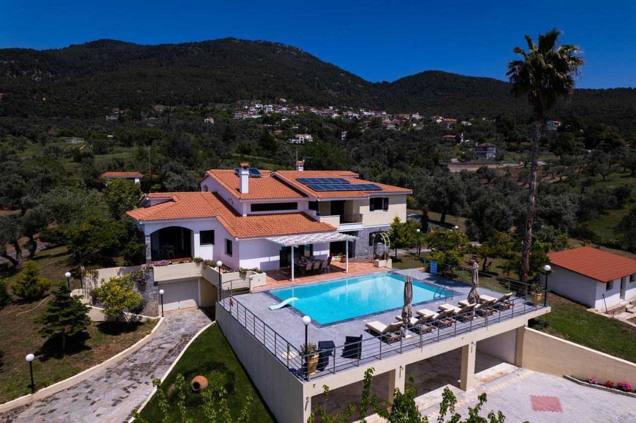 Kouvelia Country Home Luxury Villa Rental Nerotrivia Luaran gambar