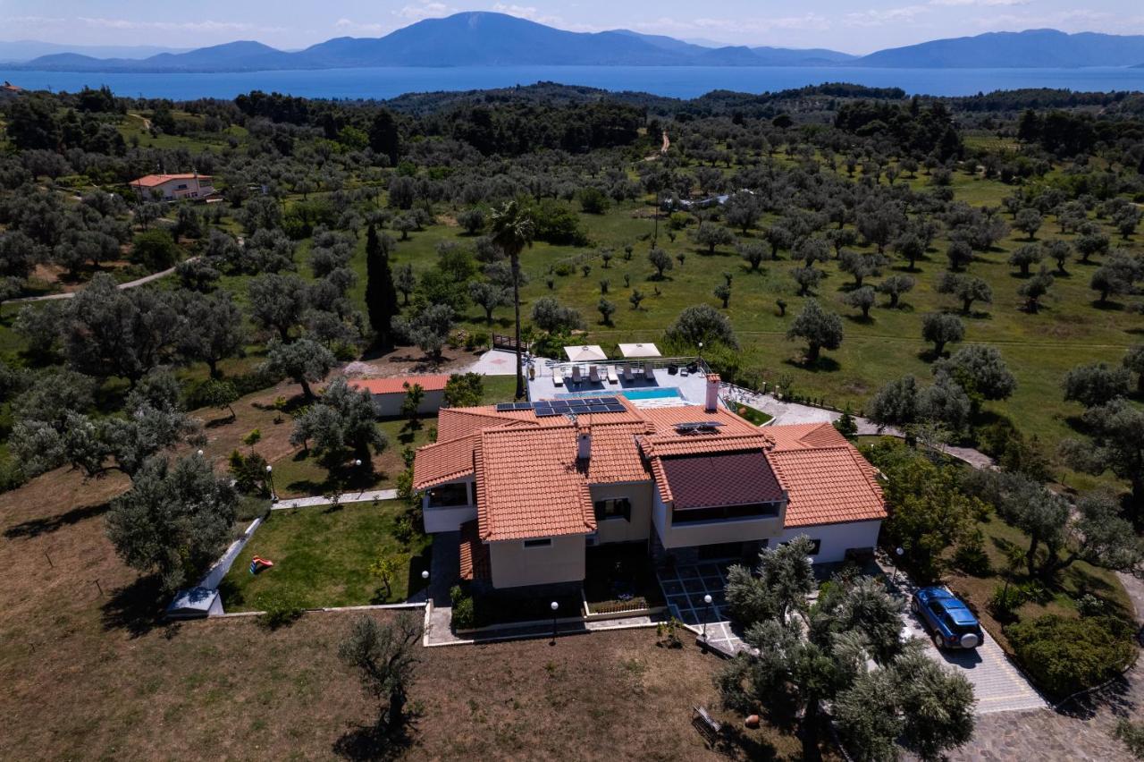 Kouvelia Country Home Luxury Villa Rental Nerotrivia Luaran gambar